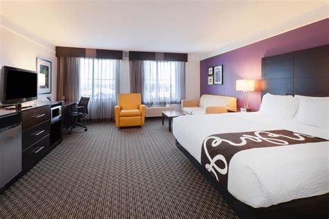 utica hotel rooms.